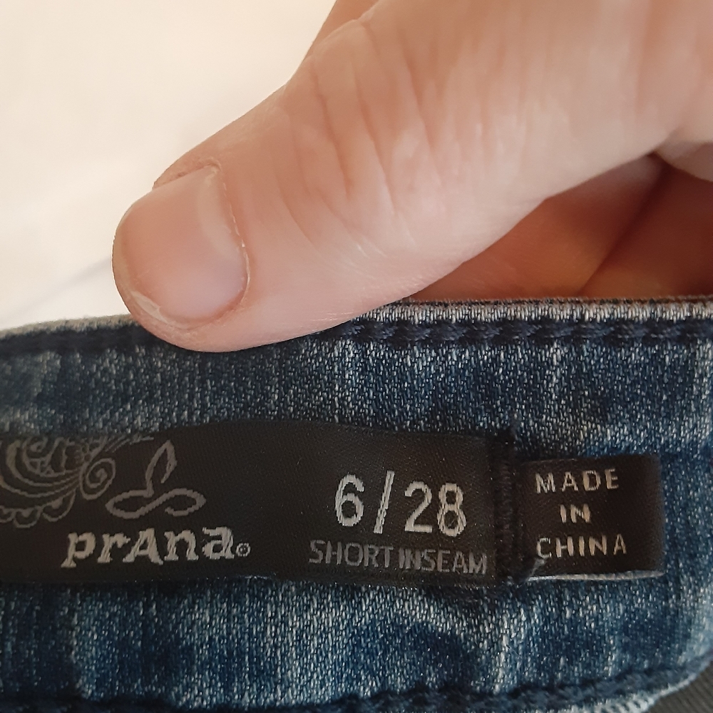 Prana size 6 / 28 skinny jeans